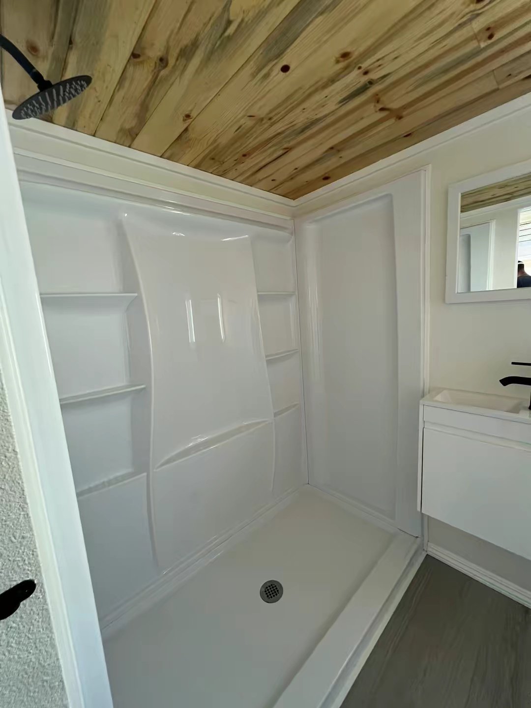 temp_image_D126FBA6-613D-497A-B62B-512F96B4191F tiny home on wheels